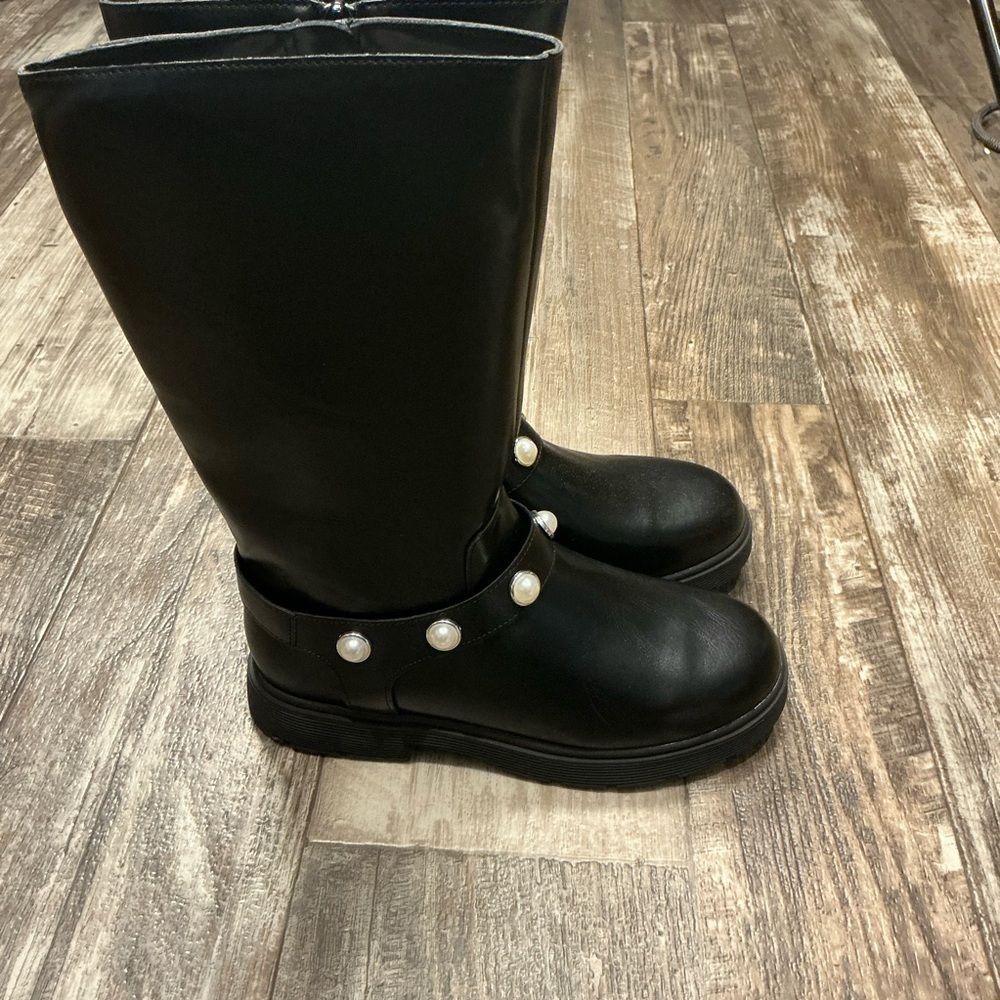 Sonoma Girl’s Black Pearl-Accent Boot for Size 4 - Picture 3 of 16